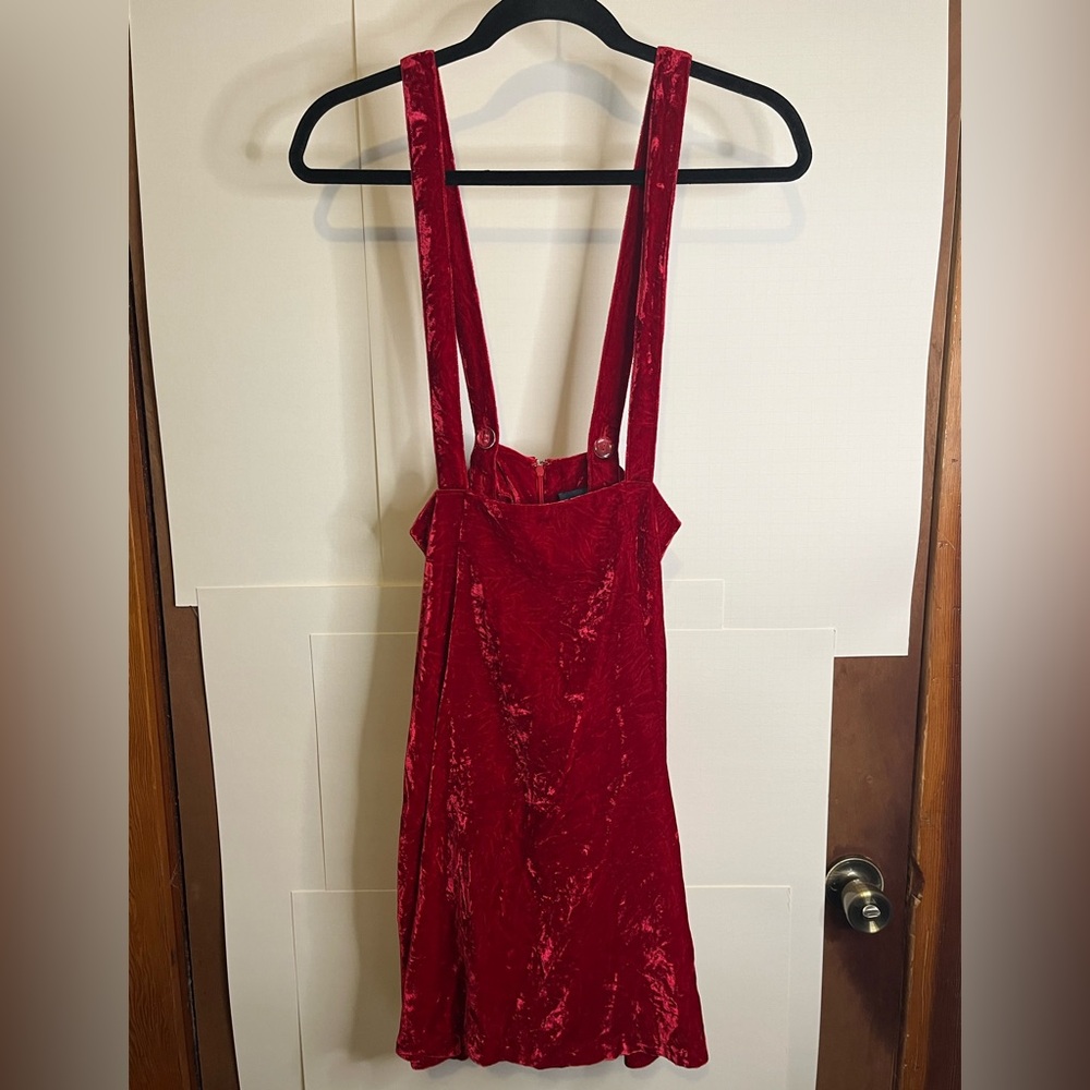 ModCloth Women’s Sz M Crushed Red Velvet Overall Winner Jumper